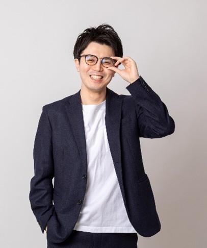 亀岡 千泰 氏