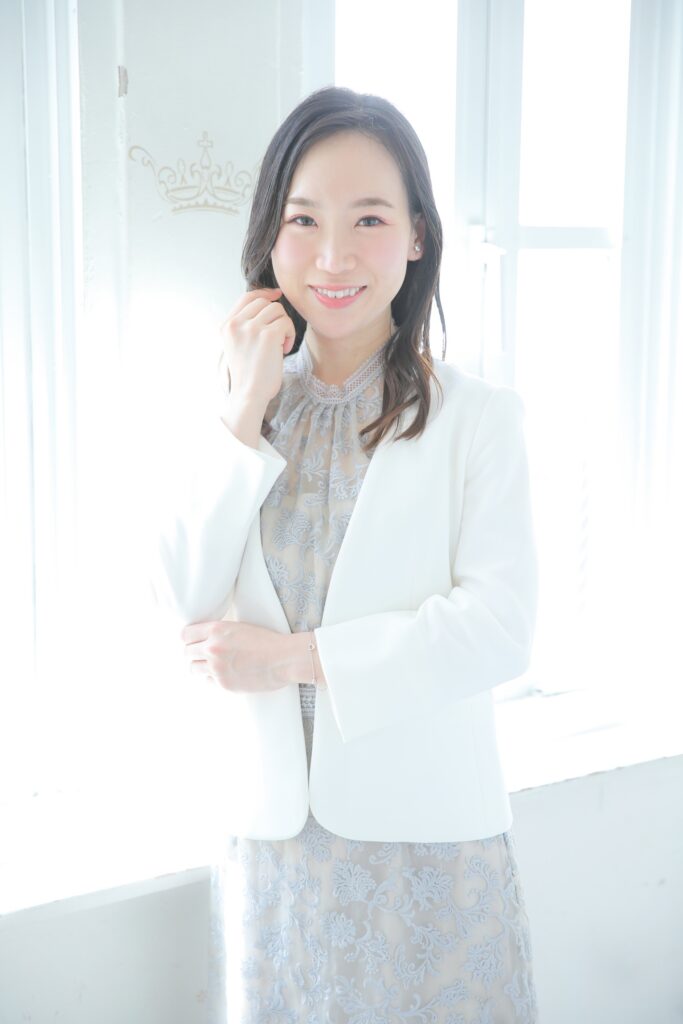 上村 菜穂 氏