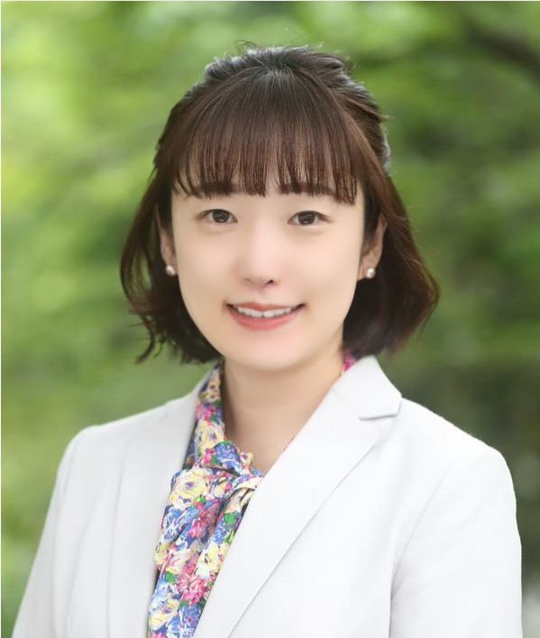 西 彩奈 氏